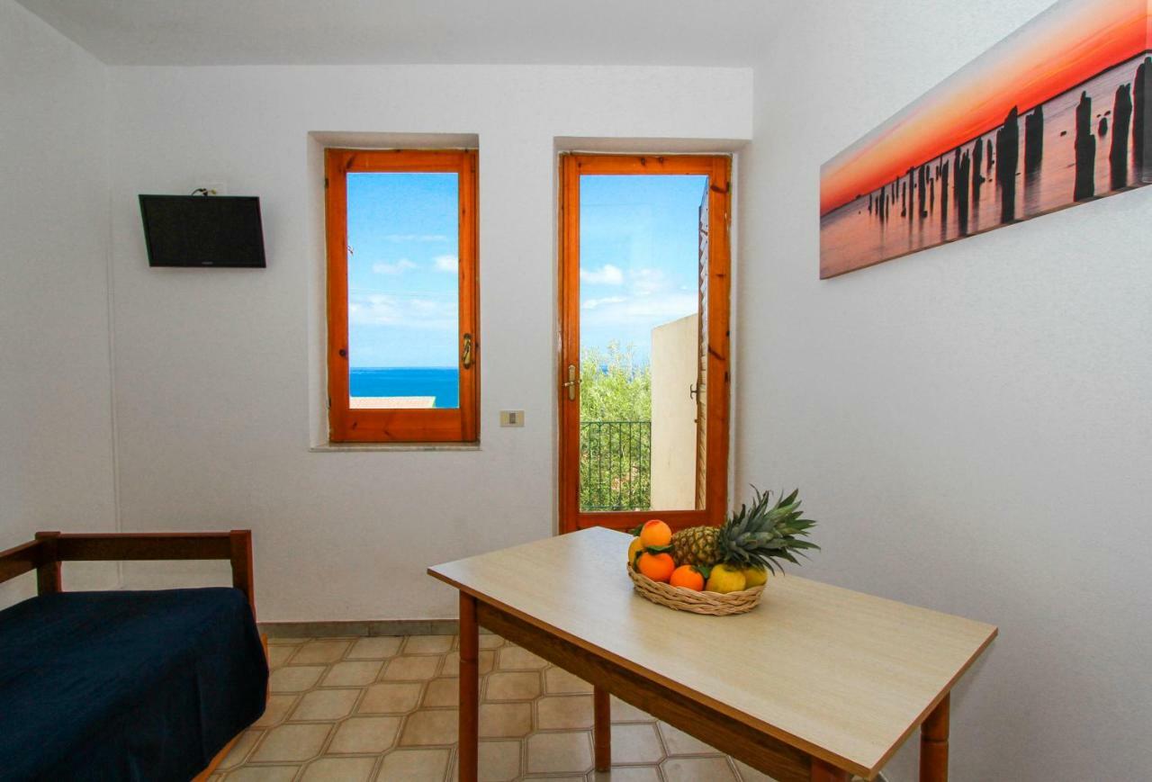Residence Calava Gioiosa Marea Buitenkant foto