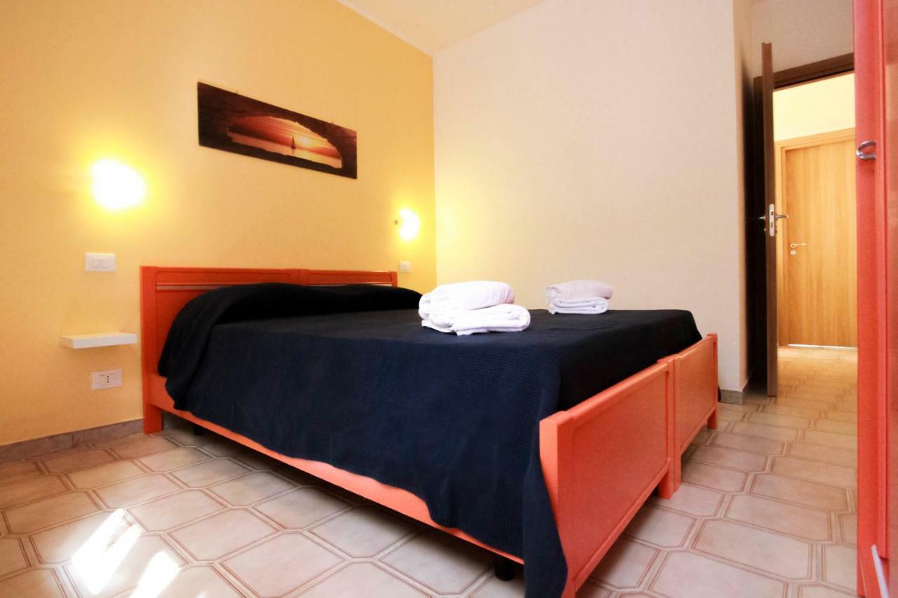 Residence Calava Gioiosa Marea Buitenkant foto